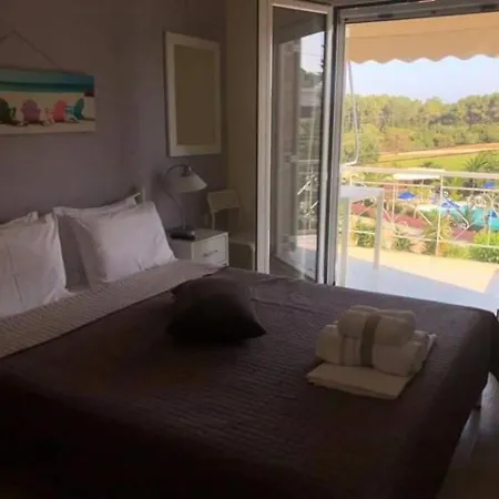 Aparthotel Giota 3*