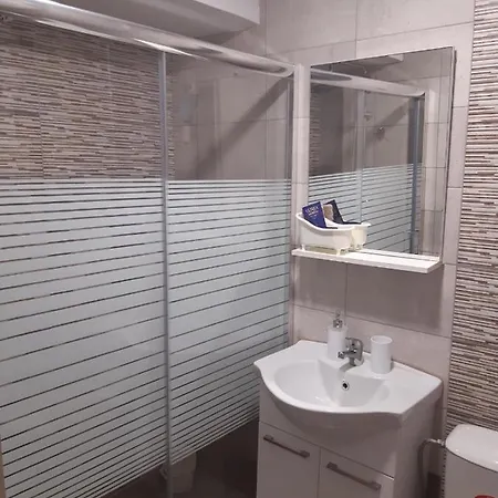 Giota Apartmanhotel Arkúdi